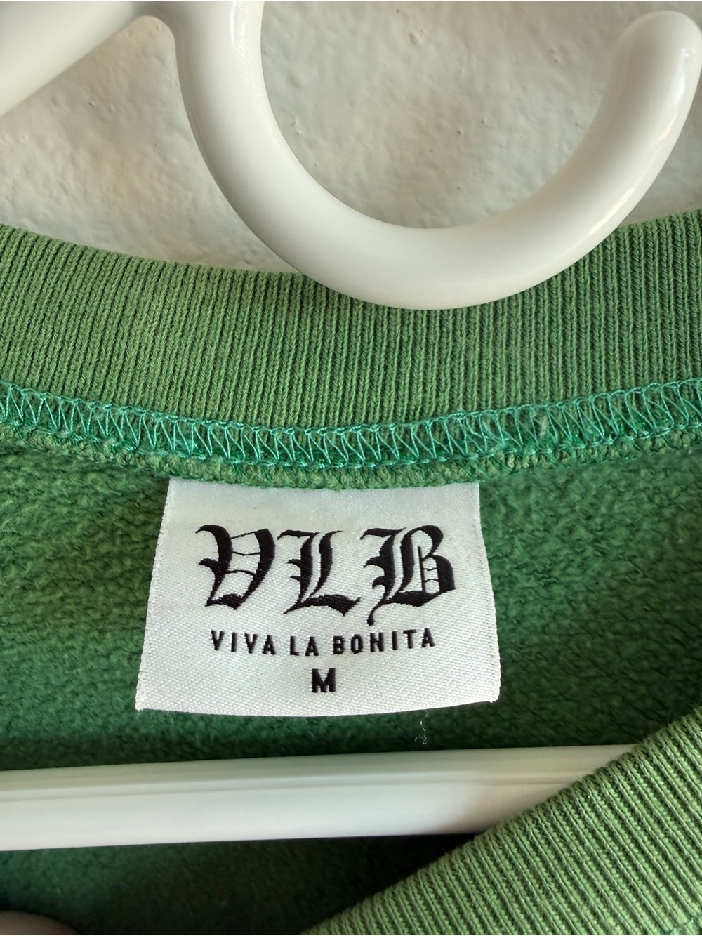 Viva La Bonita VLB Embroidered "Bonita" Green Crewneck Sweatshirt M - Picture 3 of 4